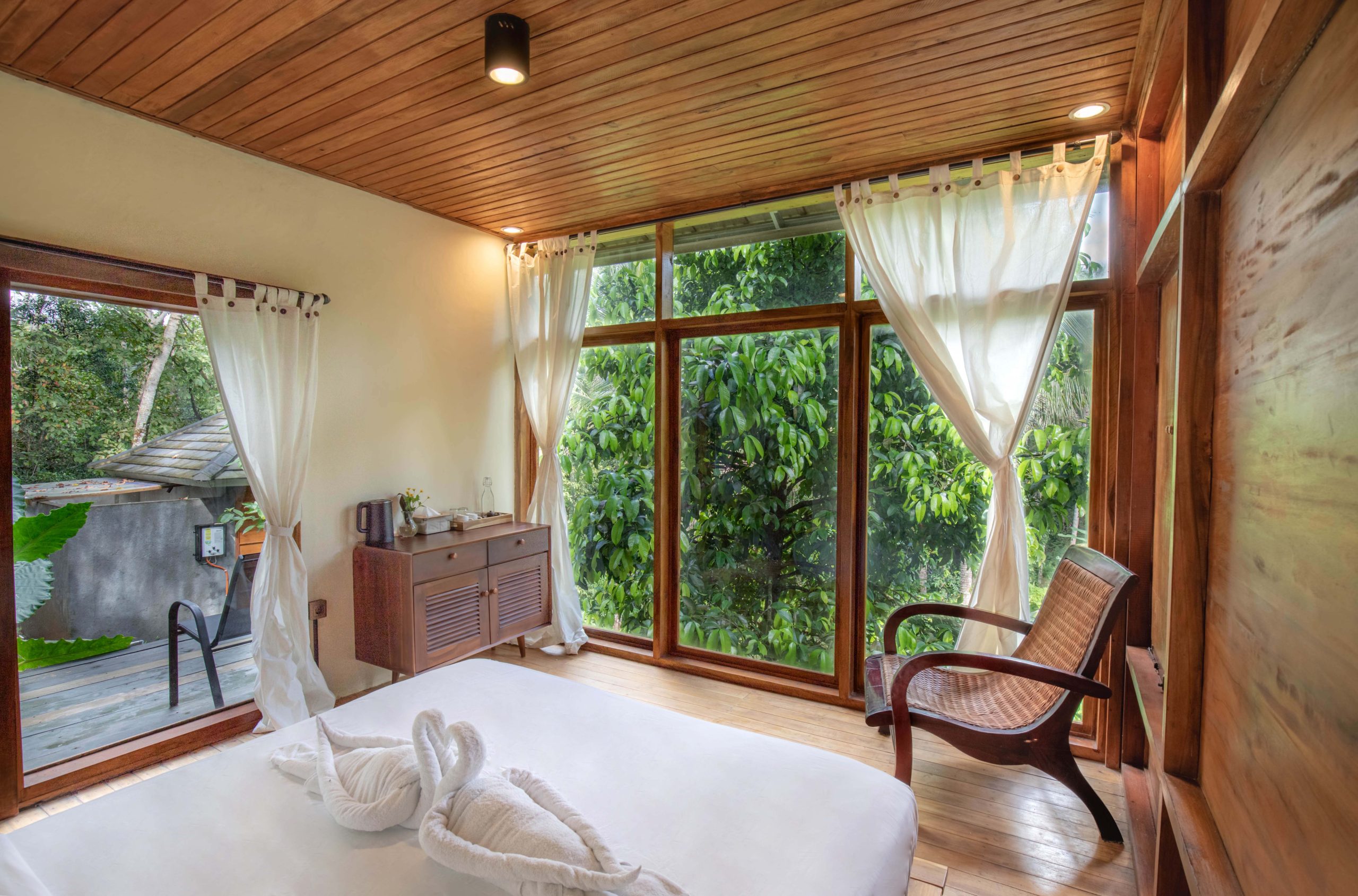 Why Jungle Retreats Bring Deeper Healing Than Busy Tourist Spots